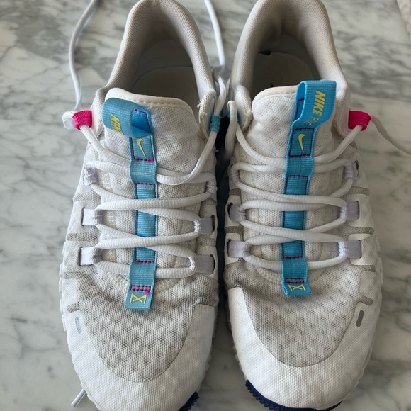 Nike White and Blue Athletic Shoes - Picture 3 of 4